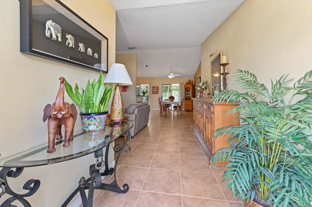 For Sale: $379,900 (3 beds, 2 baths, 1358 Square Feet)