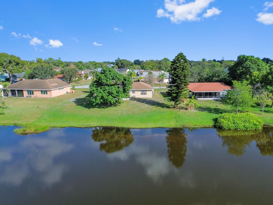 For Sale: $379,900 (3 beds, 2 baths, 1358 Square Feet)