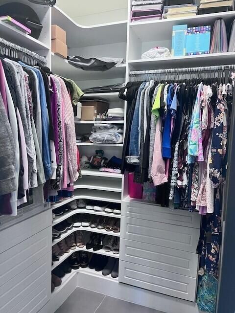 For Rent: $7,500 (3 beds, 3 baths, 2125 Square Feet)