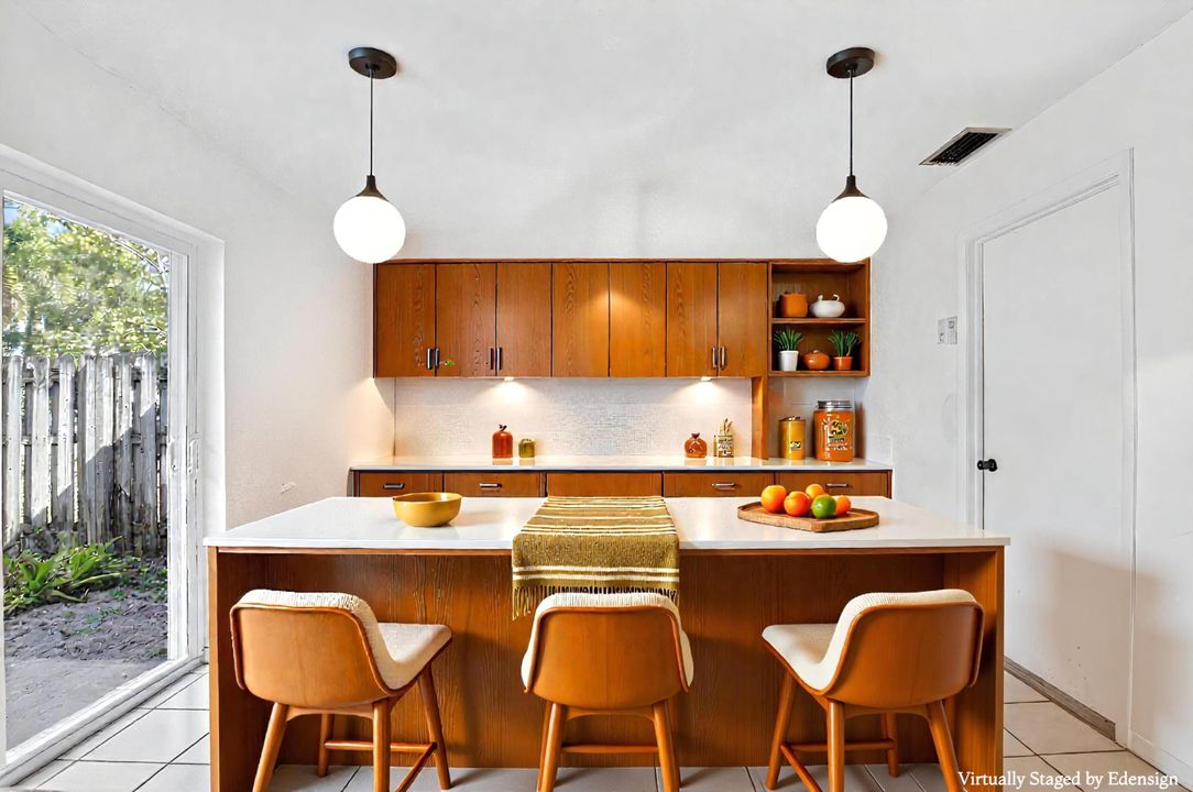 For Sale: $675,000 (3 beds, 2 baths, 1256 Square Feet)