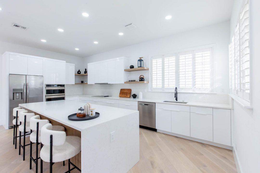 En Venta: $1,650,000 (3 camas, 3 baños, 2616 Pies cuadrados)