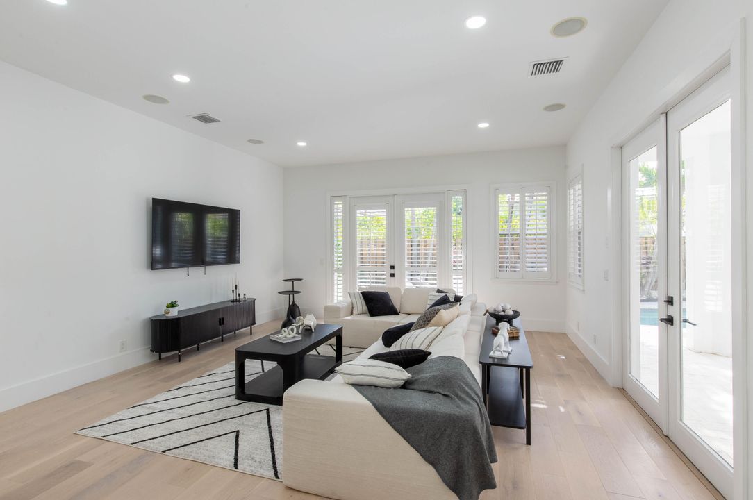 En Venta: $1,650,000 (3 camas, 3 baños, 2616 Pies cuadrados)