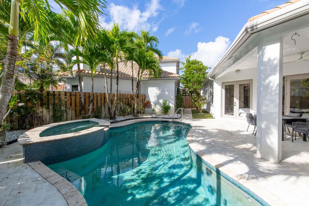 En Venta: $1,650,000 (3 camas, 3 baños, 2616 Pies cuadrados)