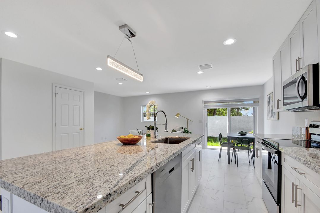 В аренду: $2,800 (3 спален, 2 ванн, 1723 Квадратных фут)