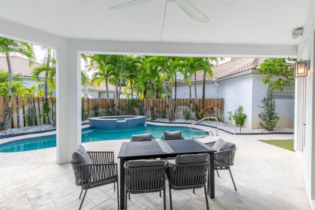 En Venta: $1,650,000 (3 camas, 3 baños, 2616 Pies cuadrados)