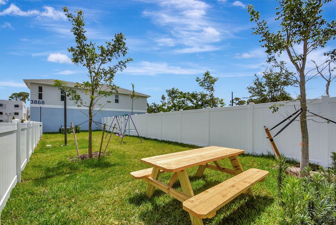 В аренду: $2,800 (3 спален, 2 ванн, 1723 Квадратных фут)