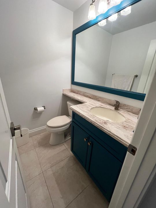 Под контрактом: $5,000 (4 спален, 3 ванн, 2179 Квадратных фут)