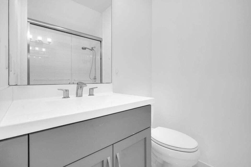 出租: $8,000 (4 贝兹, 3 浴室, 2656 平方英尺)