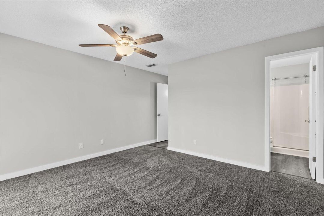 На продажу: $130,000 (2 спален, 2 ванн, 1000 Квадратных фут)