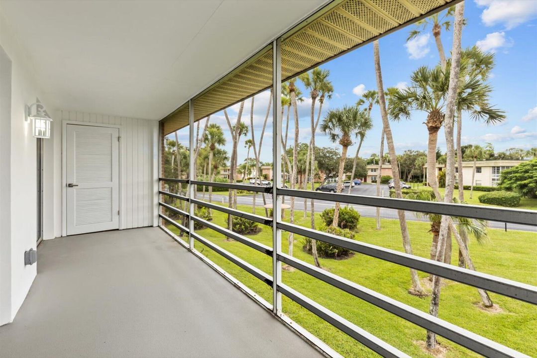 На продажу: $130,000 (2 спален, 2 ванн, 1000 Квадратных фут)