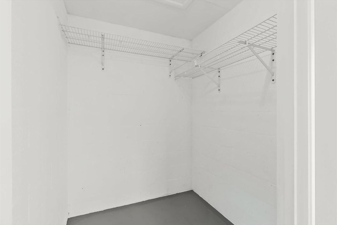 На продажу: $130,000 (2 спален, 2 ванн, 1000 Квадратных фут)