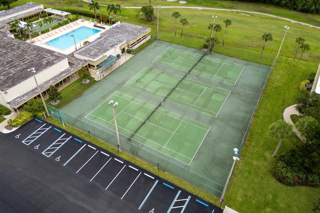 На продажу: $130,000 (2 спален, 2 ванн, 1000 Квадратных фут)