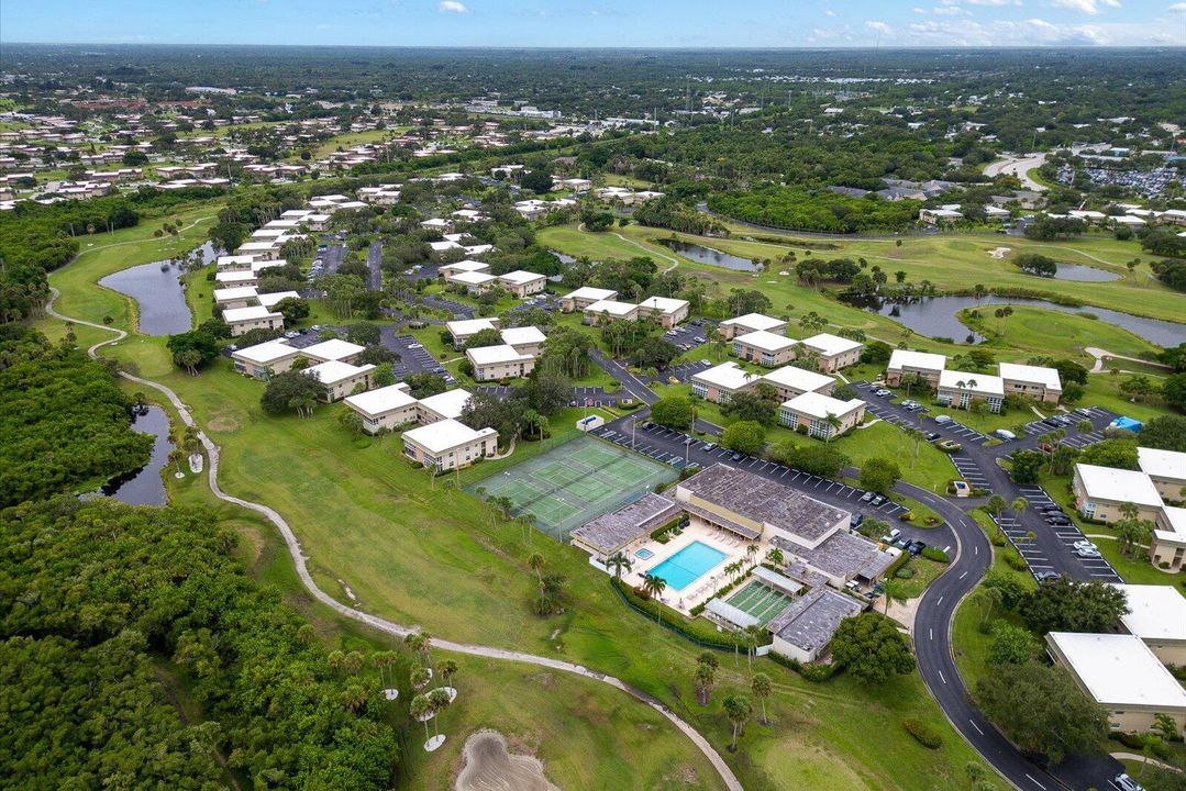 На продажу: $130,000 (2 спален, 2 ванн, 1000 Квадратных фут)