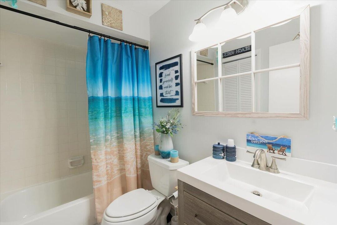 For Sale: $215,000 (2 beds, 2 baths, 1209 Square Feet)