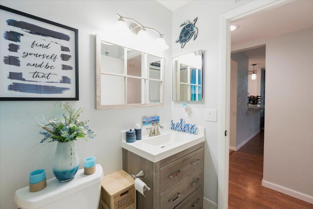 For Sale: $215,000 (2 beds, 2 baths, 1209 Square Feet)