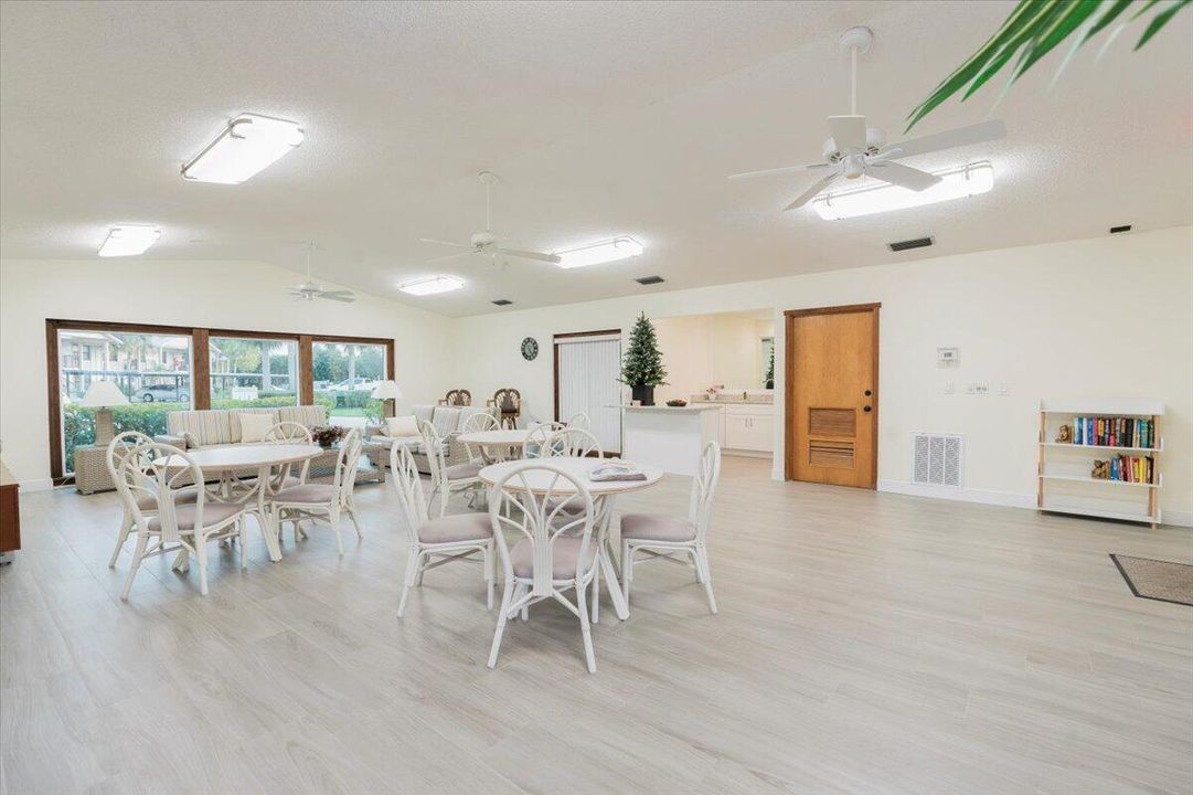 For Sale: $215,000 (2 beds, 2 baths, 1209 Square Feet)