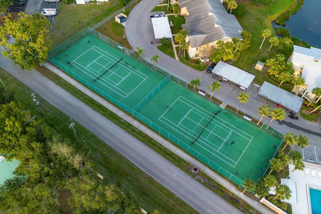 For Sale: $215,000 (2 beds, 2 baths, 1209 Square Feet)