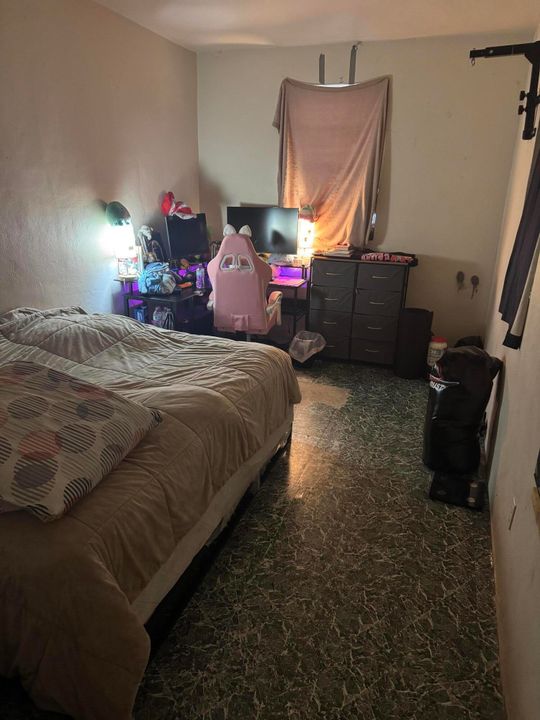 待售: $425,000 (3 贝兹, 1 浴室, 1202 平方英尺)