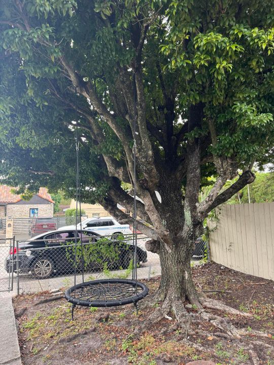 待售: $425,000 (3 贝兹, 1 浴室, 1202 平方英尺)