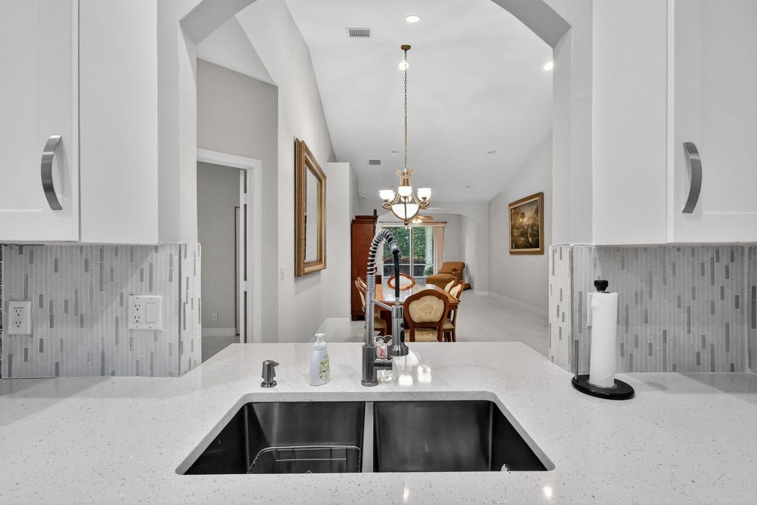 En Venta: $440,000 (3 camas, 2 baños, 1788 Pies cuadrados)