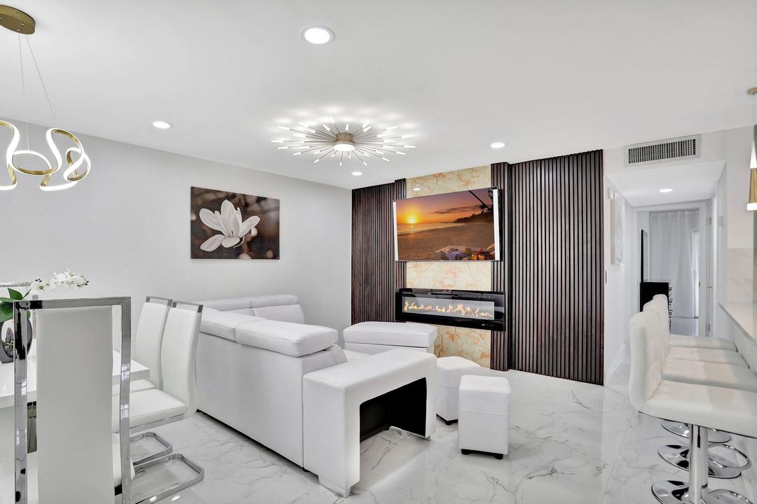 En Venta: $198,000 (2 camas, 2 baños, 907 Pies cuadrados)