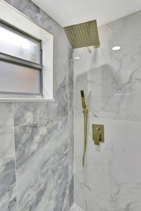 En Venta: $198,000 (2 camas, 2 baños, 907 Pies cuadrados)