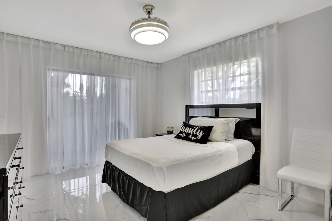 En Venta: $198,000 (2 camas, 2 baños, 907 Pies cuadrados)