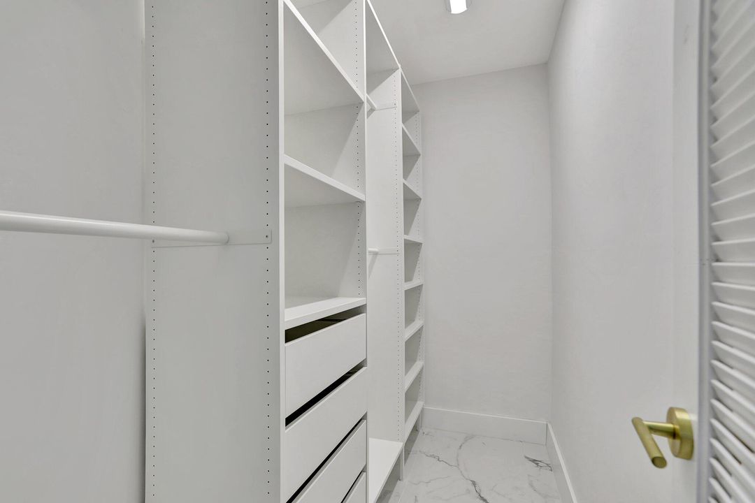 En Venta: $198,000 (2 camas, 2 baños, 907 Pies cuadrados)