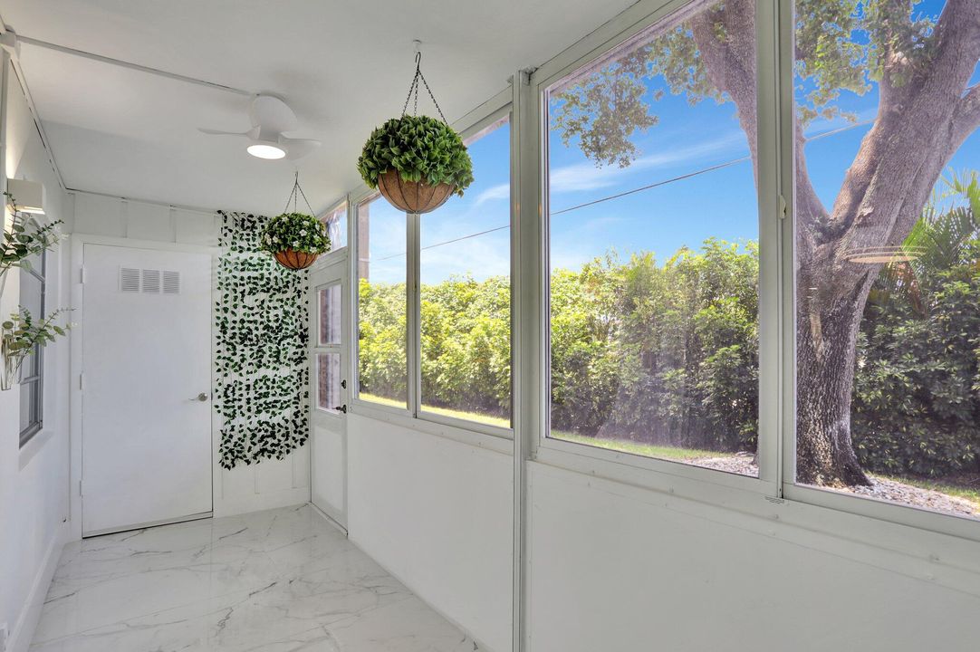 En Venta: $198,000 (2 camas, 2 baños, 907 Pies cuadrados)