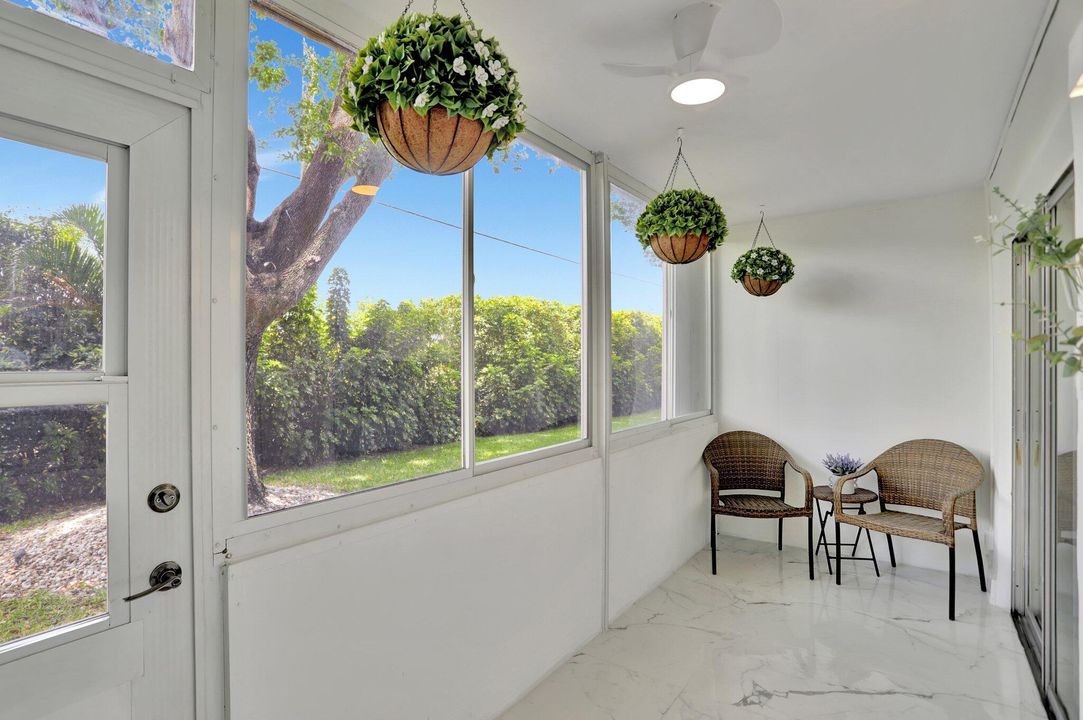 En Venta: $198,000 (2 camas, 2 baños, 907 Pies cuadrados)