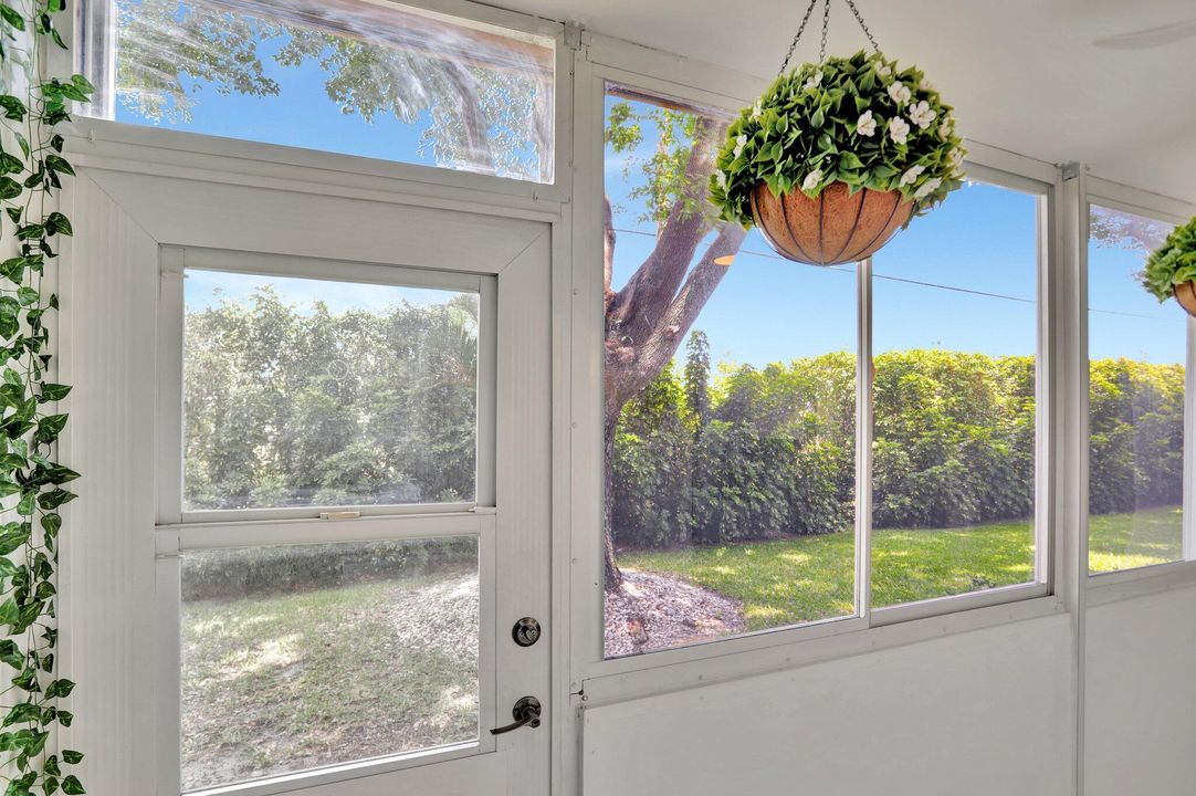 En Venta: $198,000 (2 camas, 2 baños, 907 Pies cuadrados)