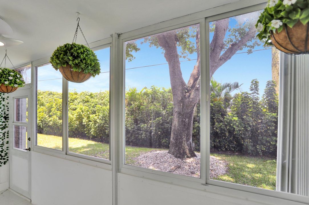 En Venta: $198,000 (2 camas, 2 baños, 907 Pies cuadrados)