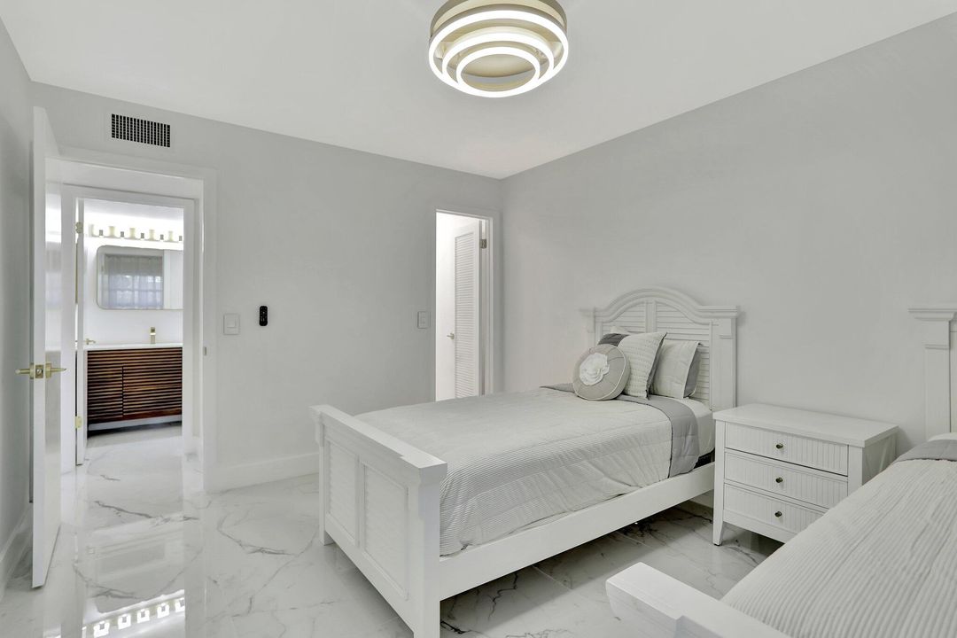 En Venta: $198,000 (2 camas, 2 baños, 907 Pies cuadrados)