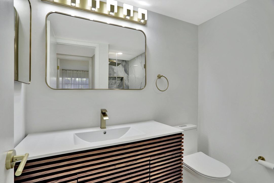 En Venta: $198,000 (2 camas, 2 baños, 907 Pies cuadrados)