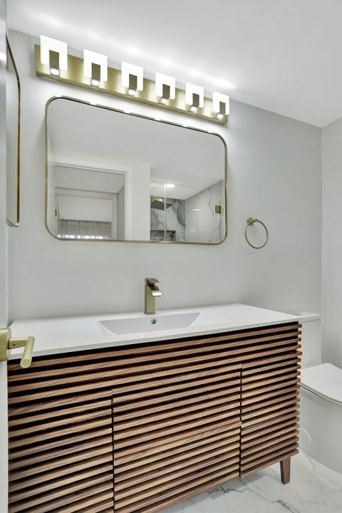 En Venta: $198,000 (2 camas, 2 baños, 907 Pies cuadrados)