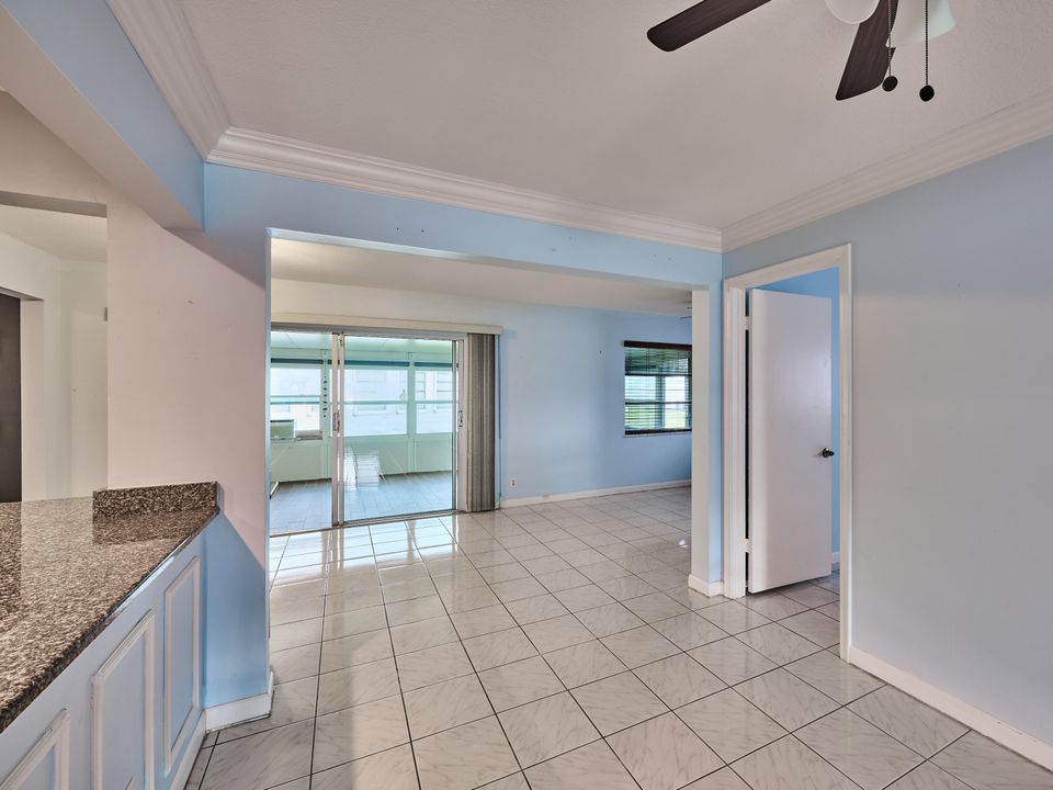 На продажу: $365,000 (2 спален, 2 ванн, 1624 Квадратных фут)