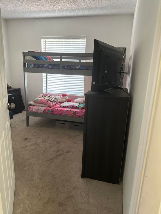 For Sale: $249,000 (2 beds, 2 baths, 860 Square Feet)