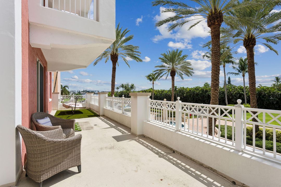 На продажу: $435,000 (2 спален, 2 ванн, 1350 Квадратных фут)