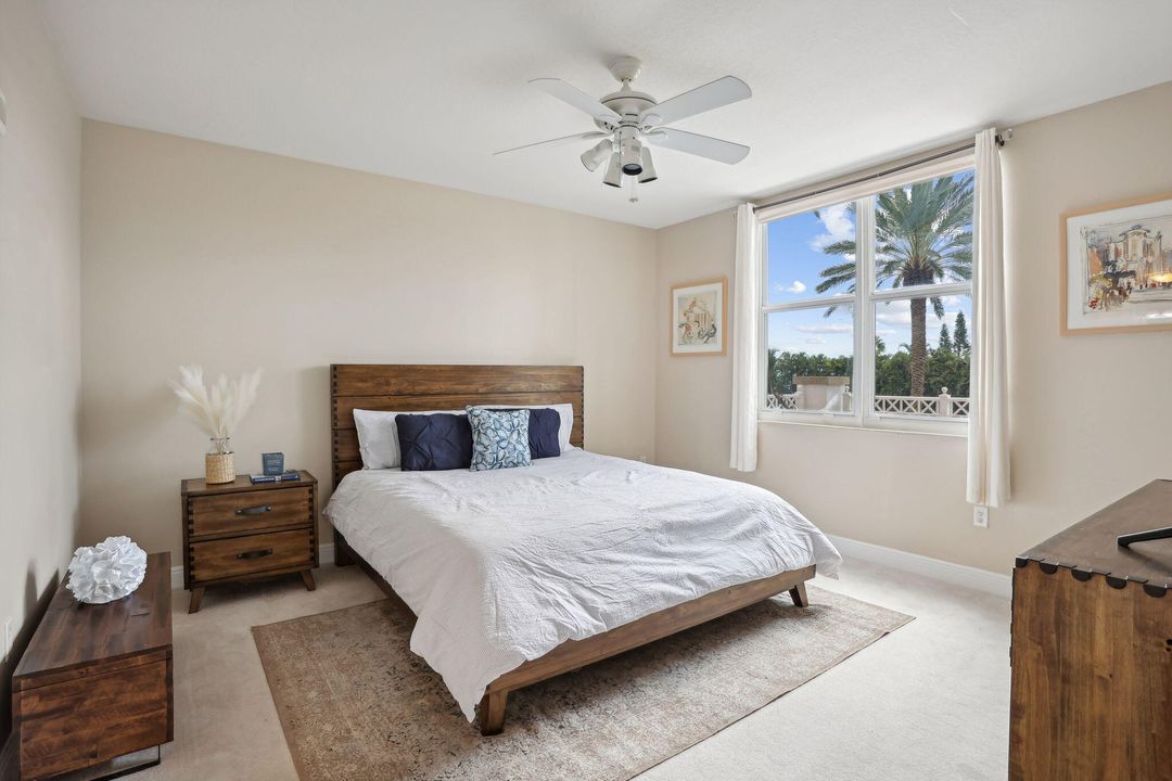 На продажу: $435,000 (2 спален, 2 ванн, 1350 Квадратных фут)