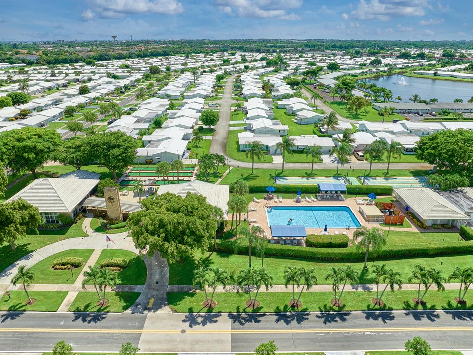 На продажу: $365,000 (2 спален, 2 ванн, 1624 Квадратных фут)