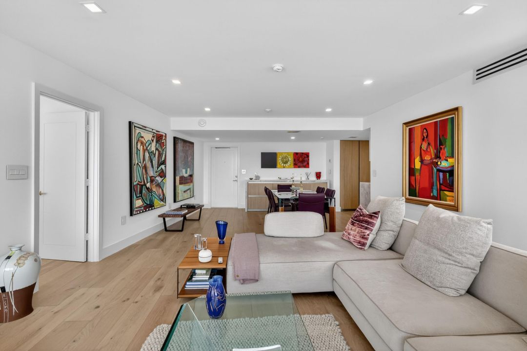 待售: $1,250,000 (2 贝兹, 2 浴室, 1212 平方英尺)