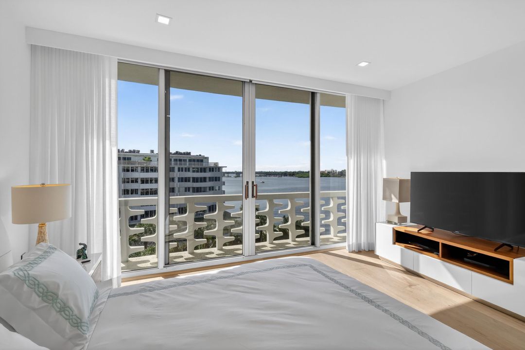 待售: $1,250,000 (2 贝兹, 2 浴室, 1212 平方英尺)