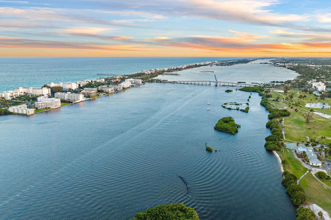 待售: $1,250,000 (2 贝兹, 2 浴室, 1212 平方英尺)