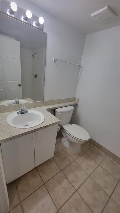 出租: $2,400 (3 贝兹, 2 浴室, 1220 平方英尺)