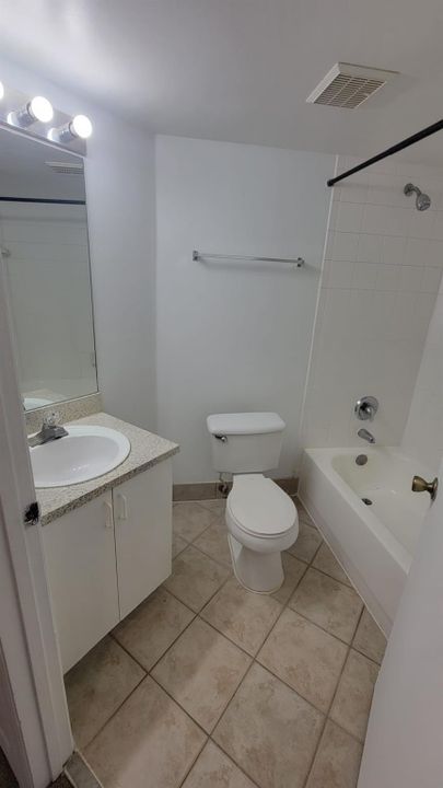 出租: $2,400 (3 贝兹, 2 浴室, 1220 平方英尺)