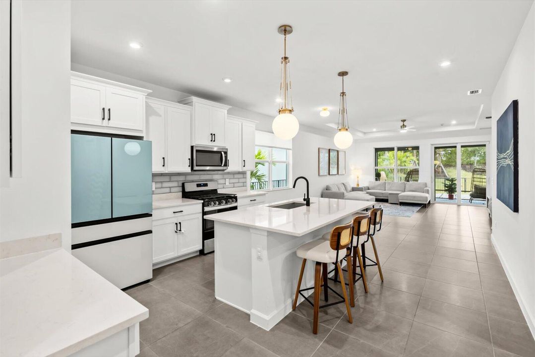 For Sale: $474,900 (3 beds, 2 baths, 1998 Square Feet)