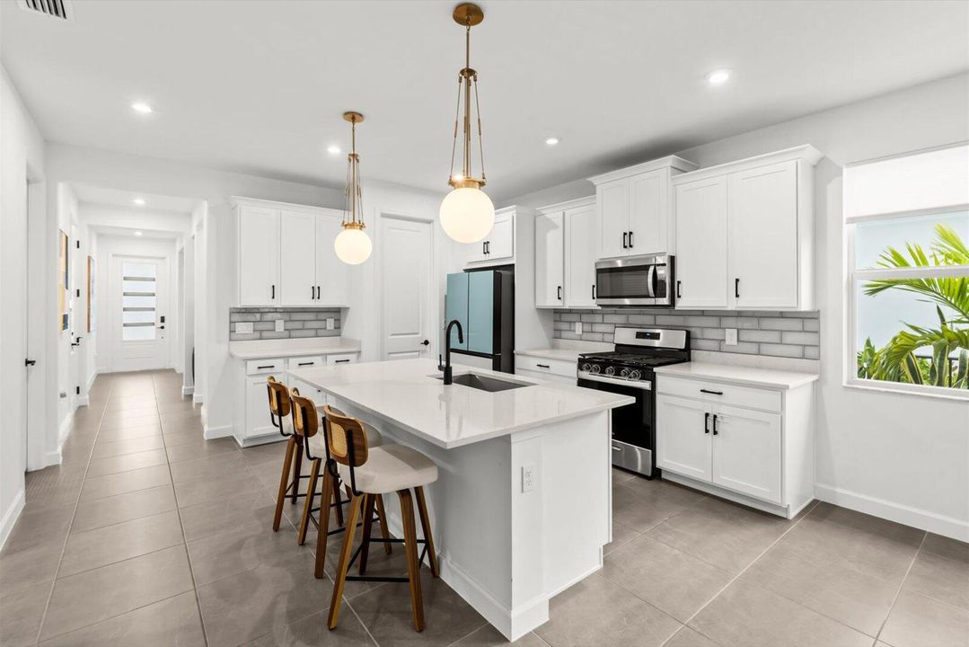 For Sale: $474,900 (3 beds, 2 baths, 1998 Square Feet)