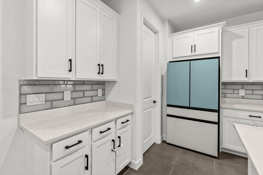 For Sale: $474,900 (3 beds, 2 baths, 1998 Square Feet)