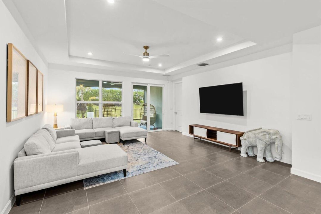 For Sale: $474,900 (3 beds, 2 baths, 1998 Square Feet)