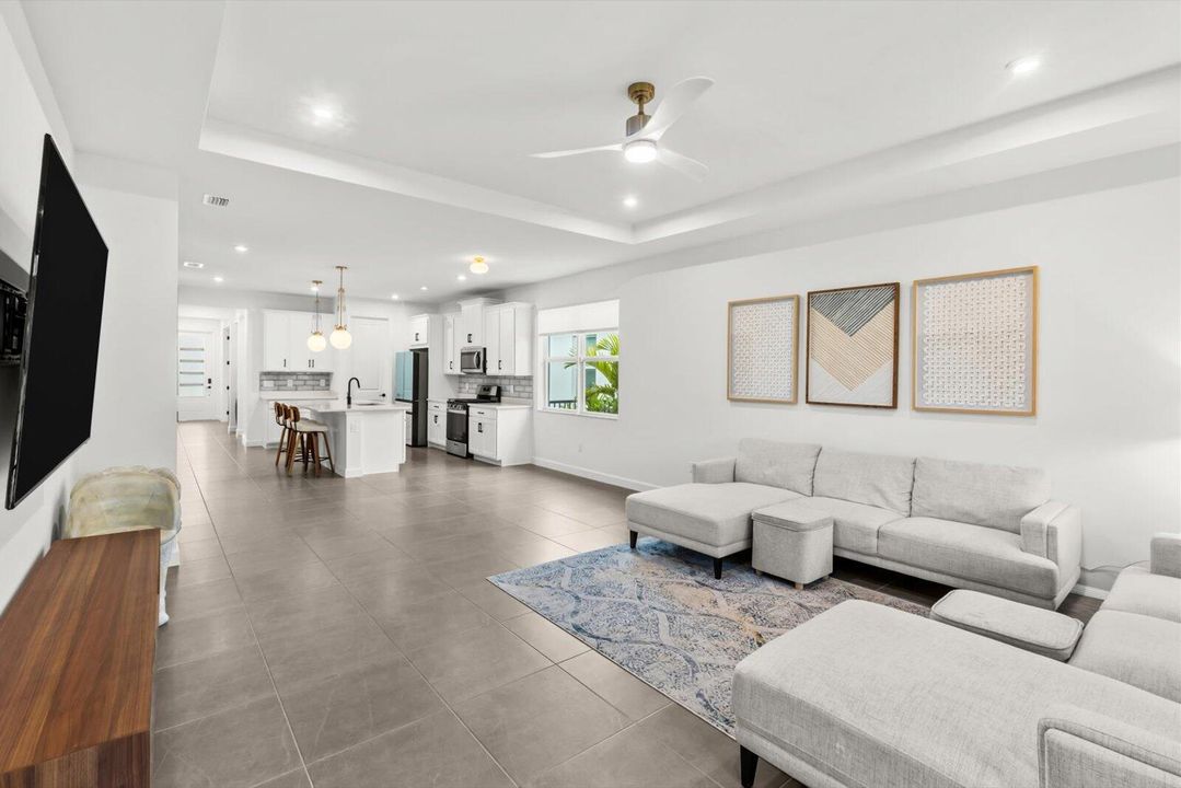 For Sale: $474,900 (3 beds, 2 baths, 1998 Square Feet)